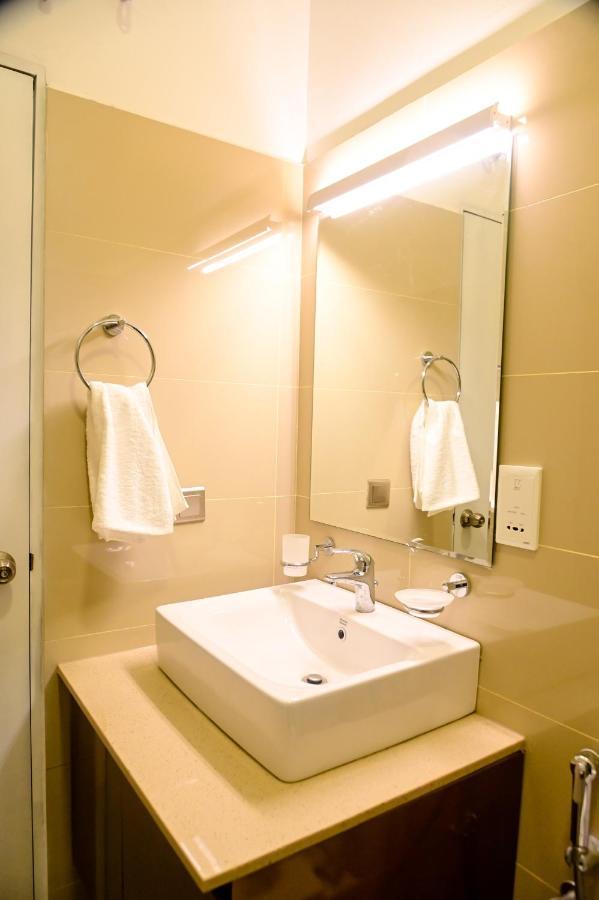Ocean Breeze - Udaya Luxury Apartments Negombo Kültér fotó