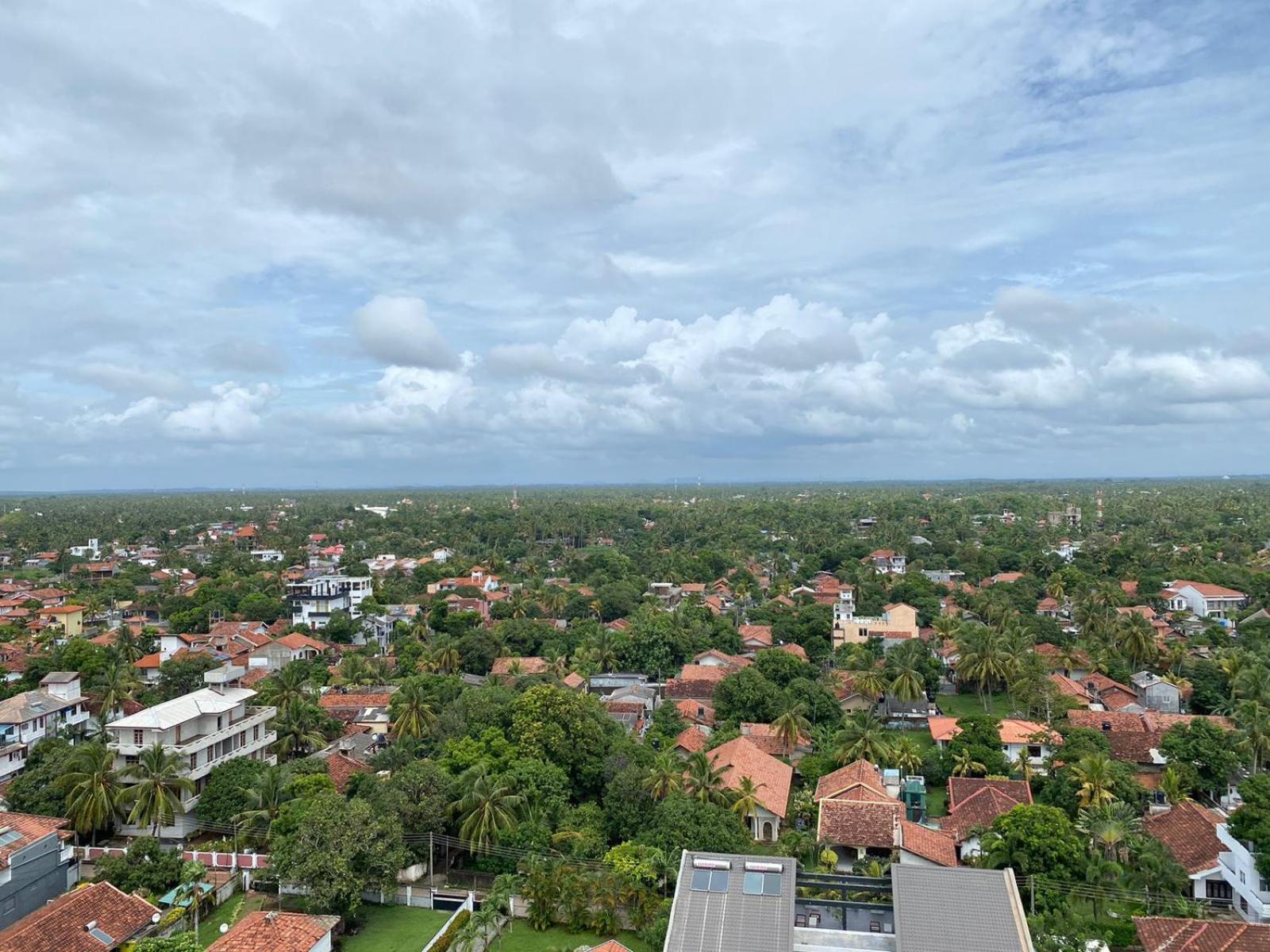 Ocean Breeze - Udaya Luxury Apartments Negombo Kültér fotó