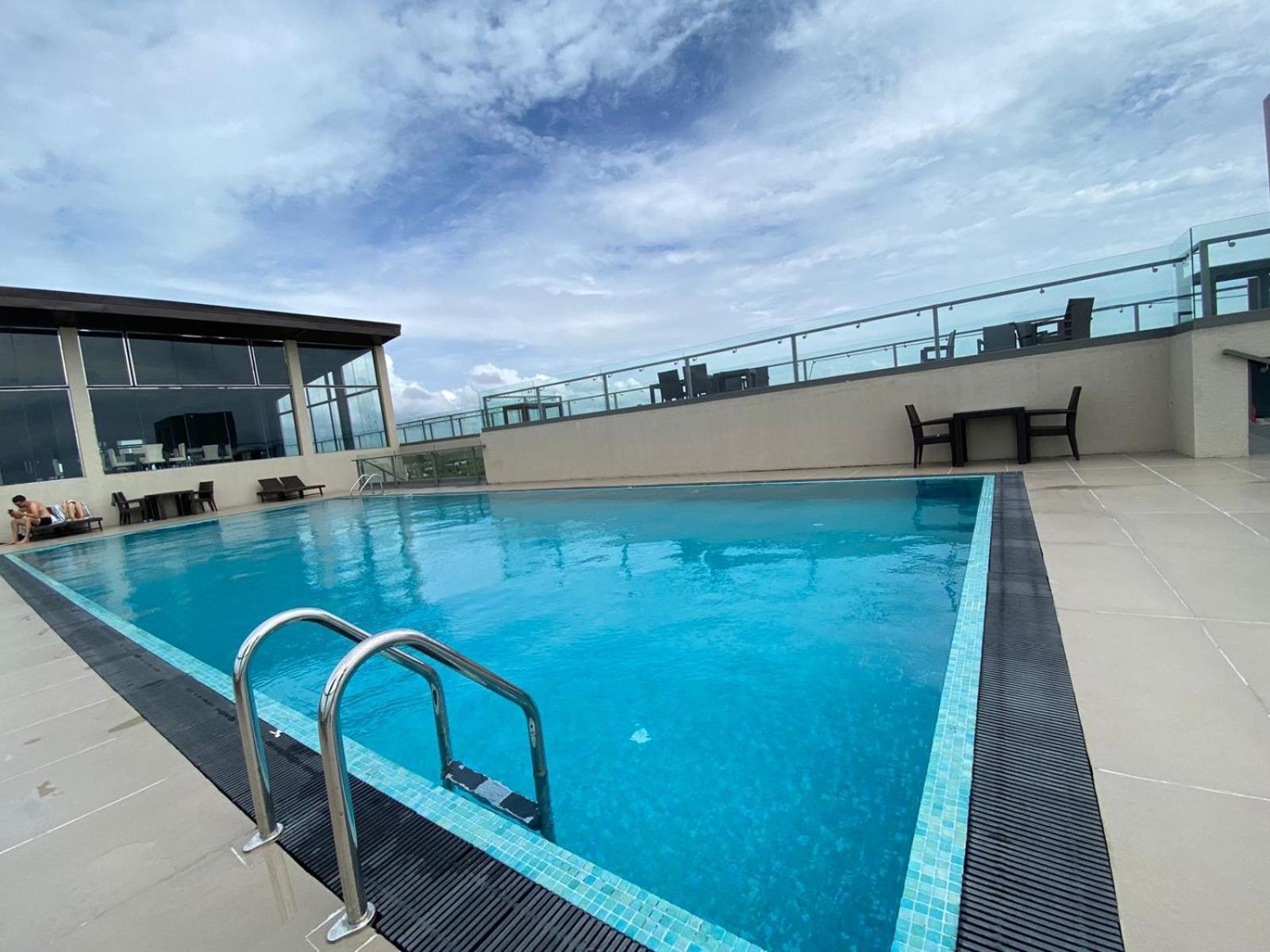 Ocean Breeze - Udaya Luxury Apartments Negombo Kültér fotó