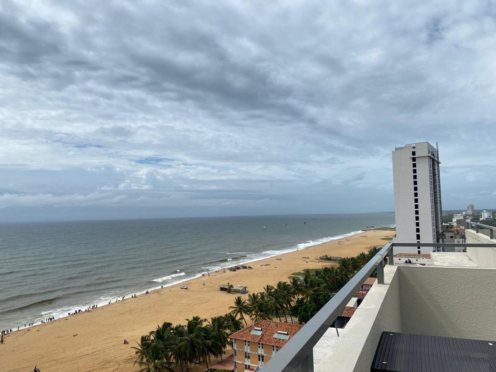 Ocean Breeze - Udaya Luxury Apartments Negombo Kültér fotó