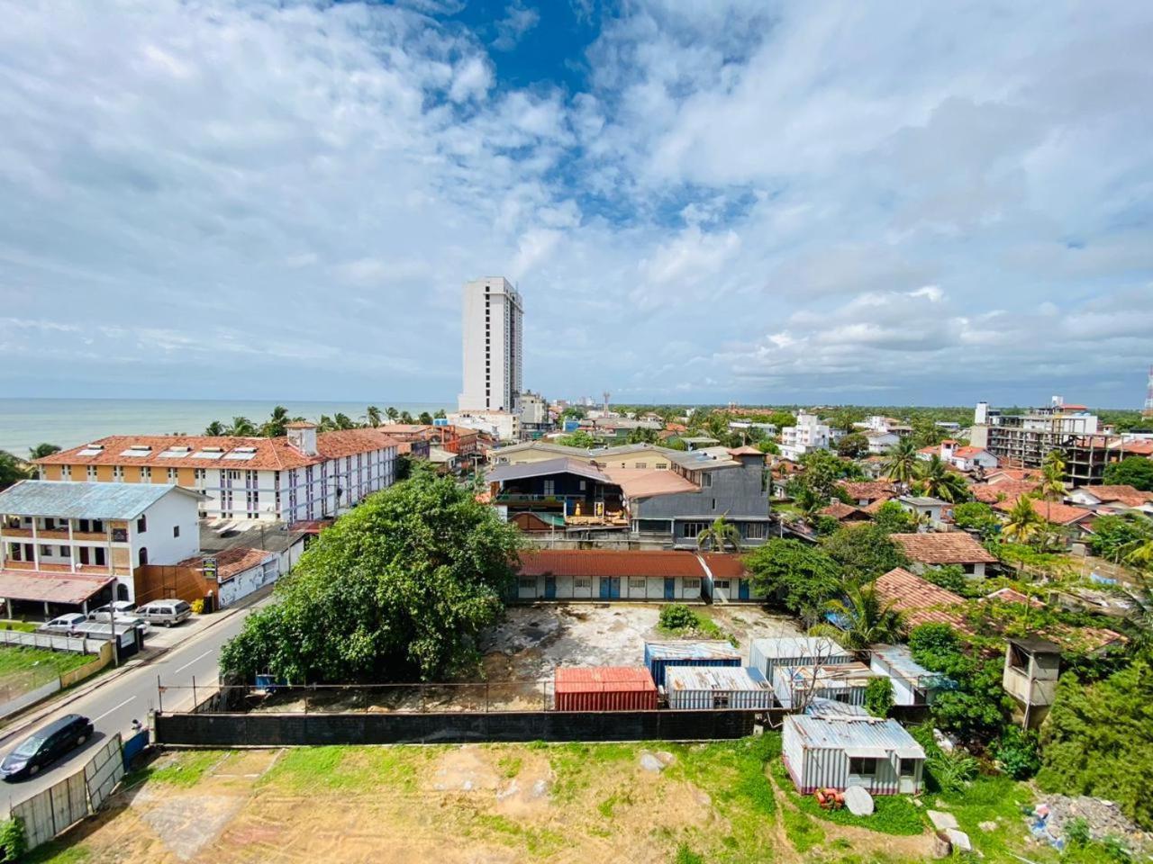 Ocean Breeze - Udaya Luxury Apartments Negombo Kültér fotó